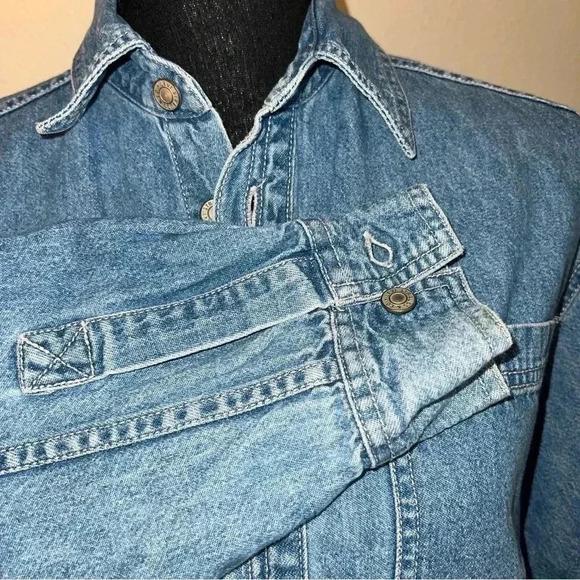 Levi’s Unisex Kids Vintage Denim Button Down Shirt Blouse Size 12-14 Medium - Picture 4 of 15